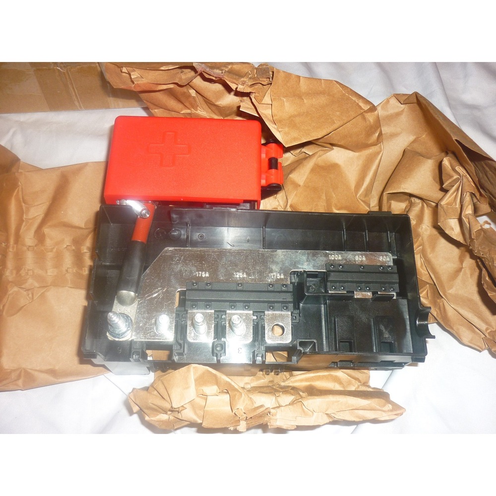 Battery Distribution Fuse Block 84354716 for 2014-2018 Chevy Silverado GMC Yukon